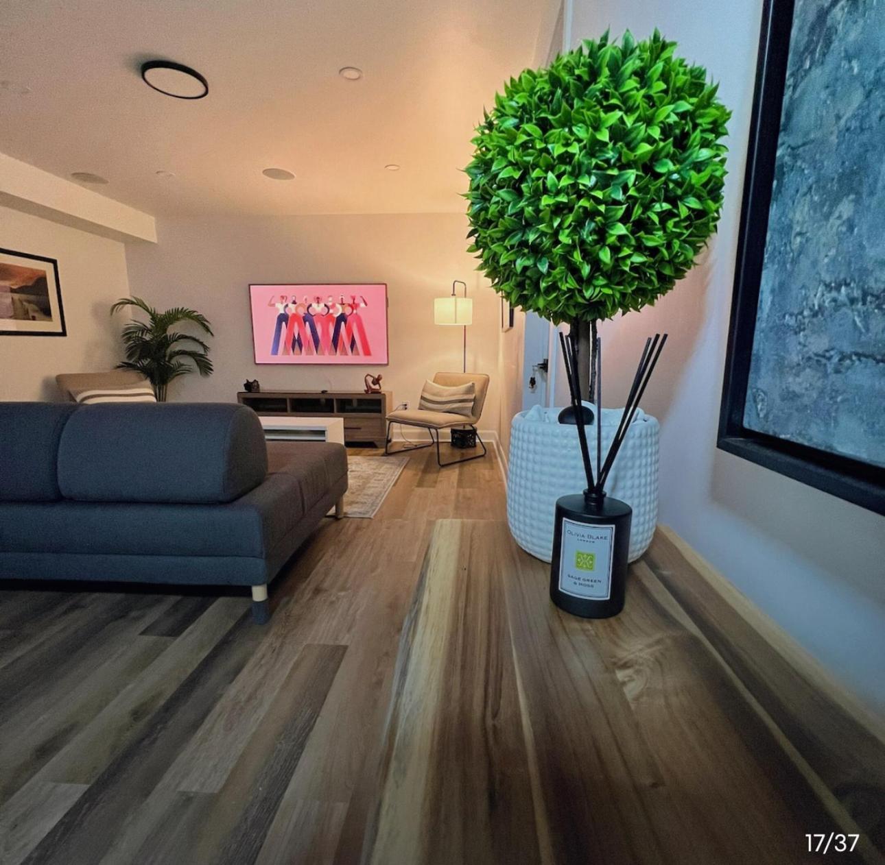 The Place King 2 Bedroom Apartment Ottawa Exterior photo